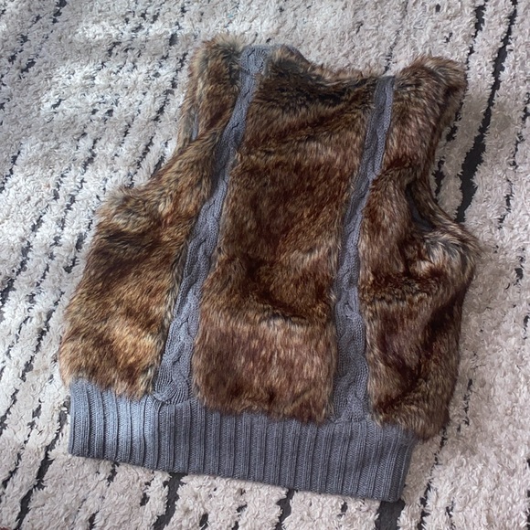 Emo grunge Knitted grey fur vest zip up size L - Picture 3 of 3